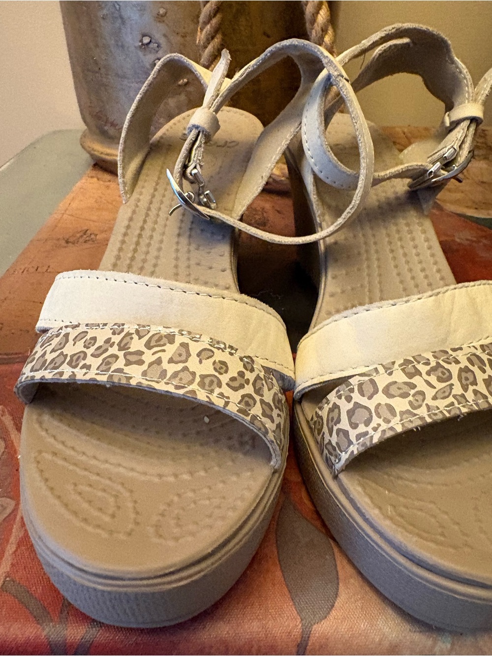 Crocs Leigh II Ankle Strap Wedge Platform Sandals Women Size 8 - Picture 3 of 7